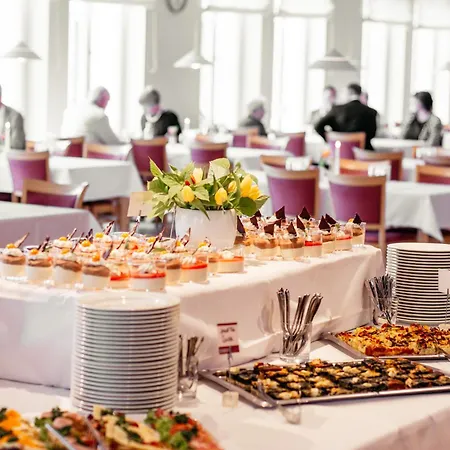 Komenský Gäste- Und Tagungshaus Gasthof 3*